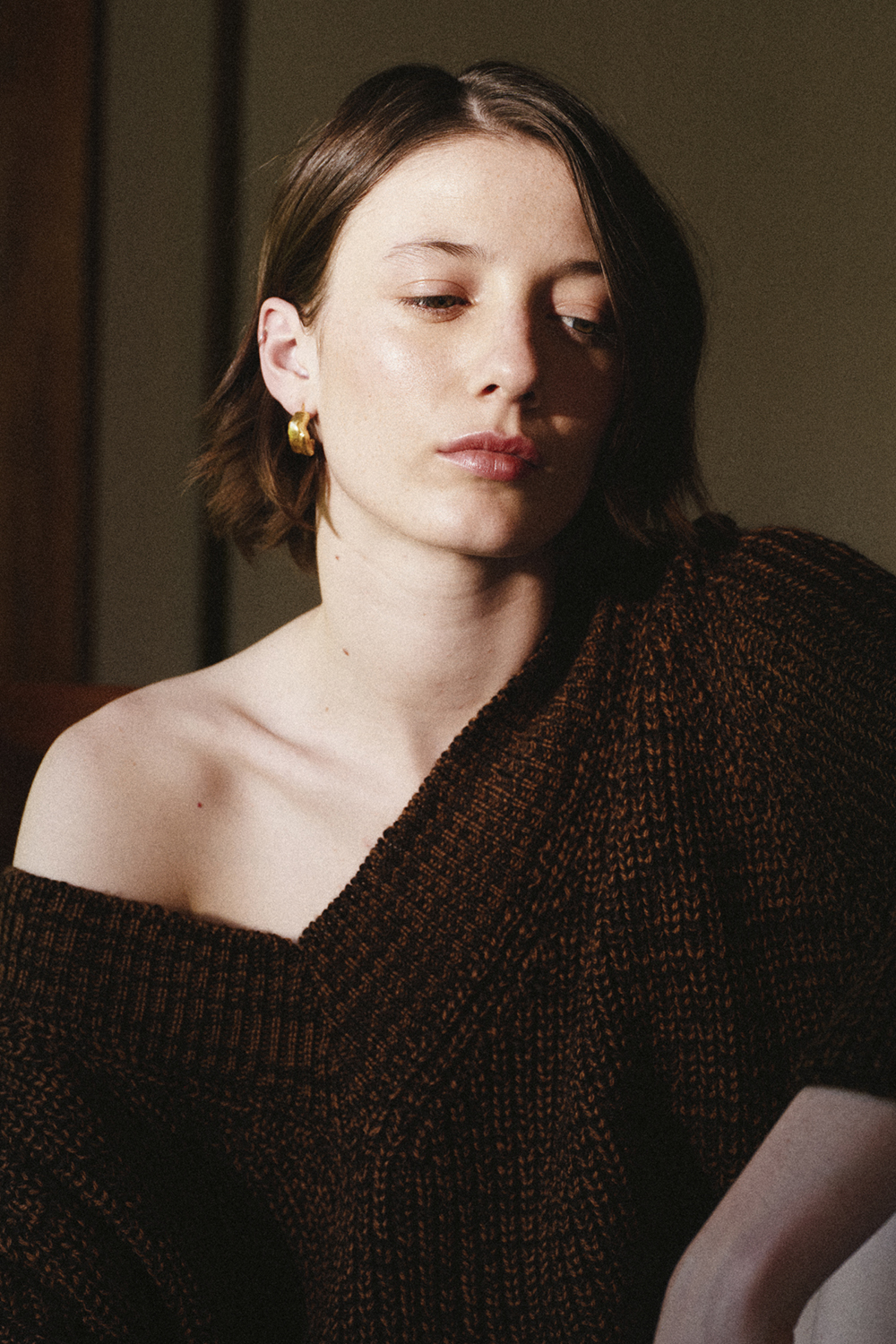 PHILOS374_crop_1000x1500.jpg