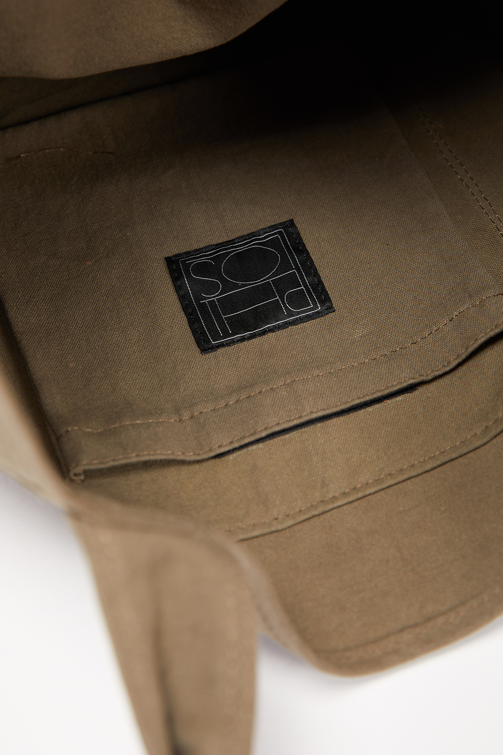 TOTE-BAG-AMBAR-ARMY-4_1000x1500_72.jpg