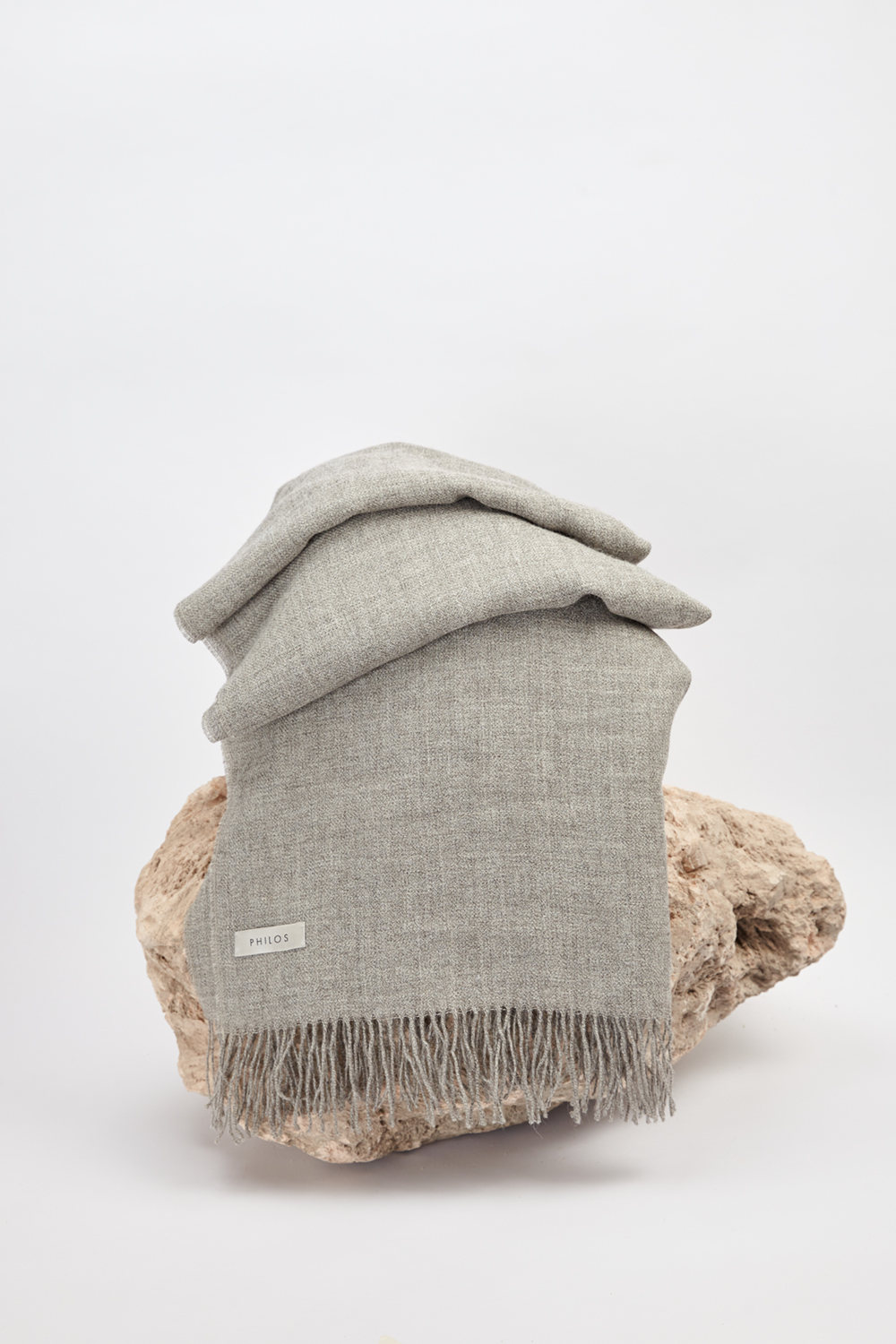 alpaca-gris-1_1000x1500_72.jpg